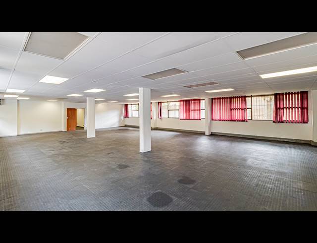 338M² OFFICE FOR SALE IN FERNDALE
